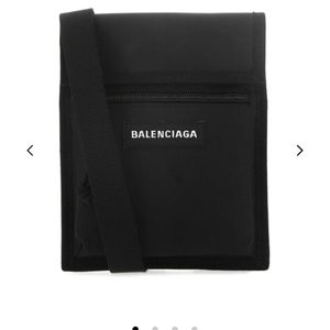 **Brand new**Balenciaga Black Explorer Pouch with Tag